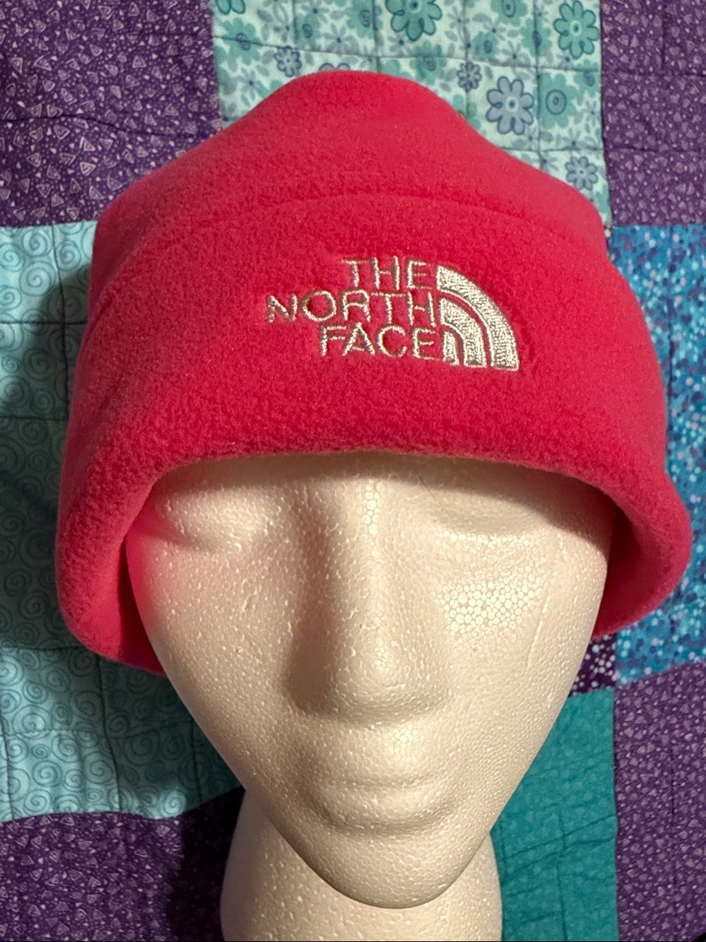 The North Face Vibrant Pink Fleece Beanie with White Logo Unisex size M, NEW